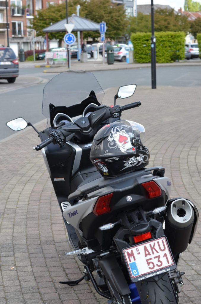 Yamaha T-Max 2017 du sport au luxe