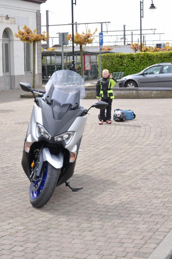 Yamaha T-Max 2017 du sport au luxe