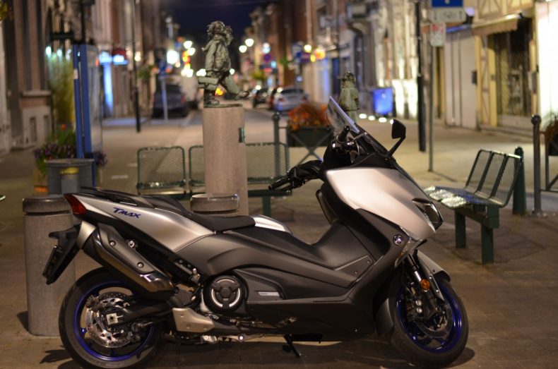 Yamaha T-Max 2017 du sport au luxe