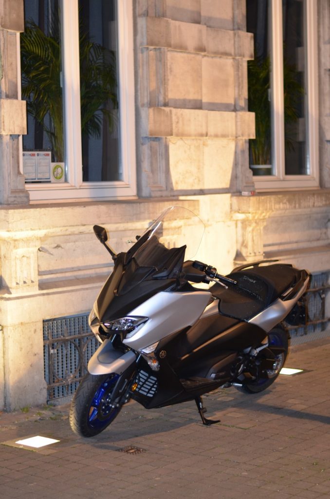 Yamaha T-Max 2017 du sport au luxe