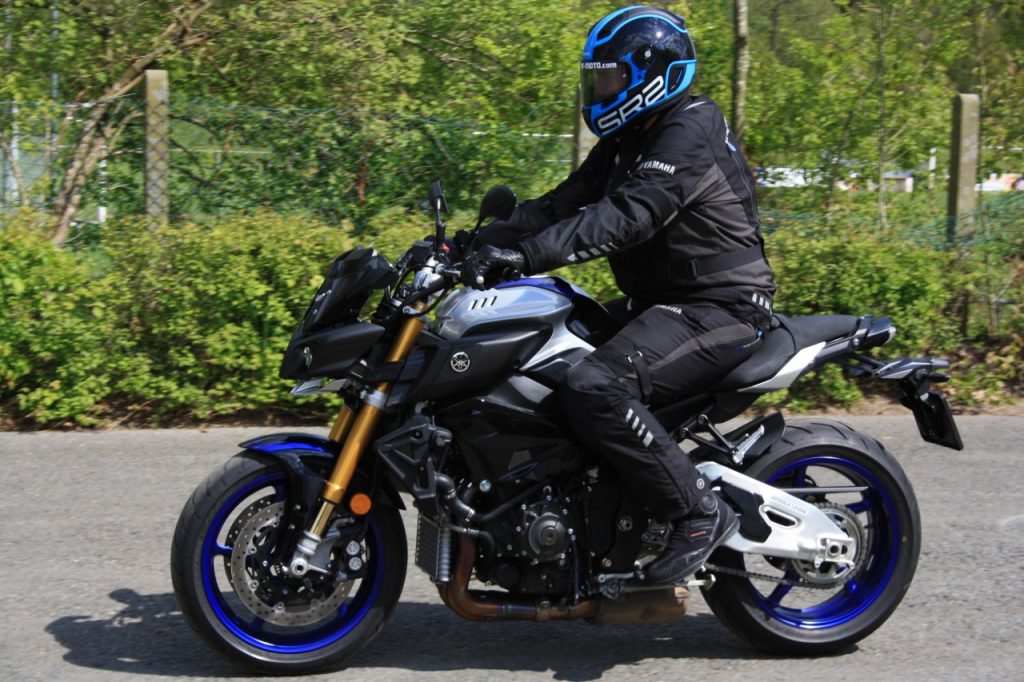 Yamaha MT-10 SP, teigne sous contrôle.