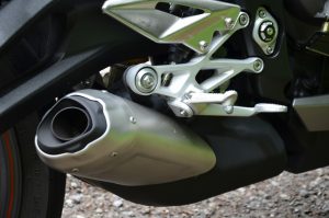 Triumph Street Triple RS 2017 : les anglais ont tiré les premiers !