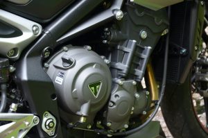 Triumph Street Triple RS 2017 : les anglais ont tiré les premiers !