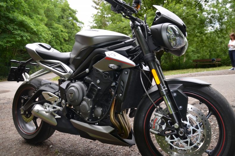 Triumph Street Triple RS 2017 : les anglais ont tiré les premiers !