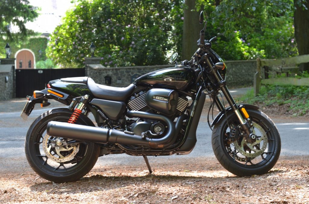 Harley-Davidson Street Rod mieux, beaucoup mieux