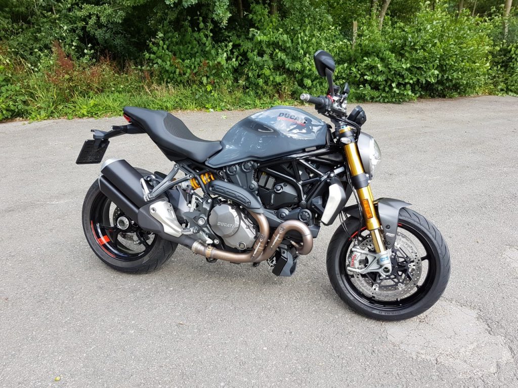 Ducati Monster 1200S, Roadster de feu.