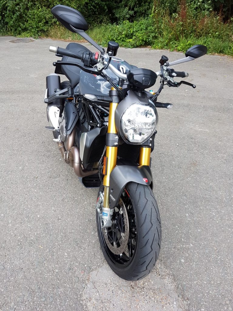 Ducati Monster 1200S, Roadster de feu.