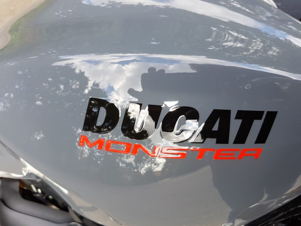 Ducati Monster 1200S, Roadster de feu.