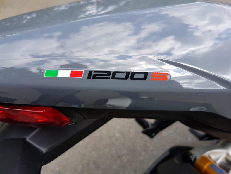 Ducati Monster 1200S, Roadster de feu.