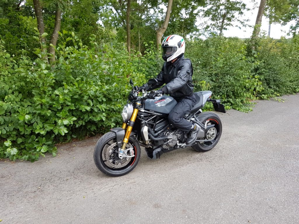 Ducati Monster 1200S, Roadster de feu.