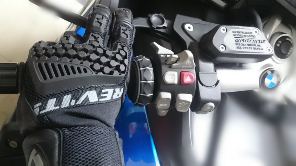 Rev&rsquo;it! Sand 3: gants d&rsquo;été à usages divers