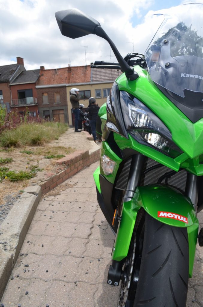 Kawasaki Z1000SX madame Hulk