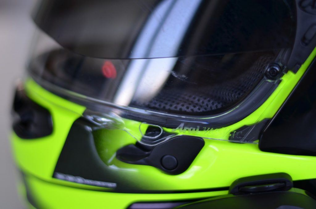 Arai Chaser-X racé mais moins sportif que le RX7V.