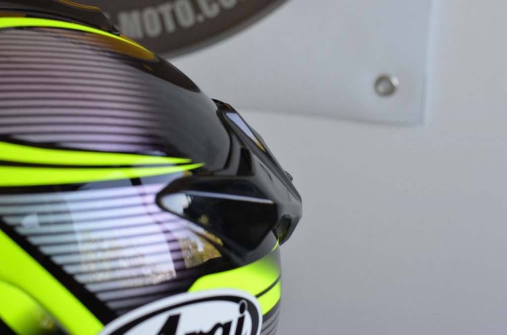 Arai Chaser-X racé mais moins sportif que le RX7V.