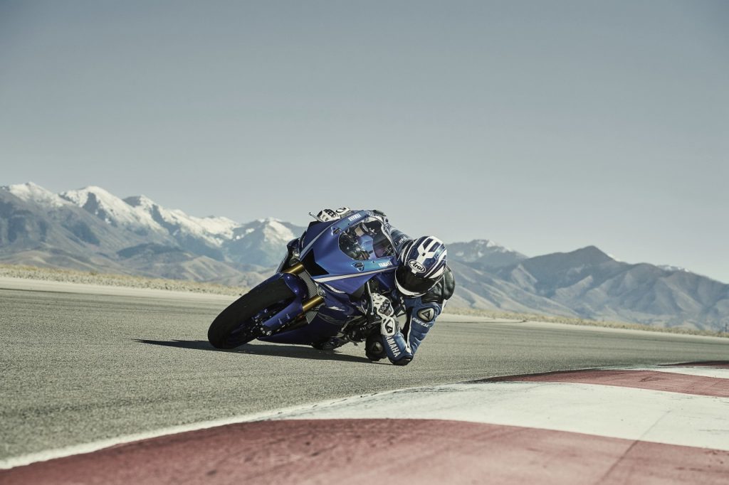 Yamaha R6: l&rsquo;ère six