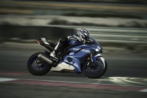 Yamaha R6: l&rsquo;ère six