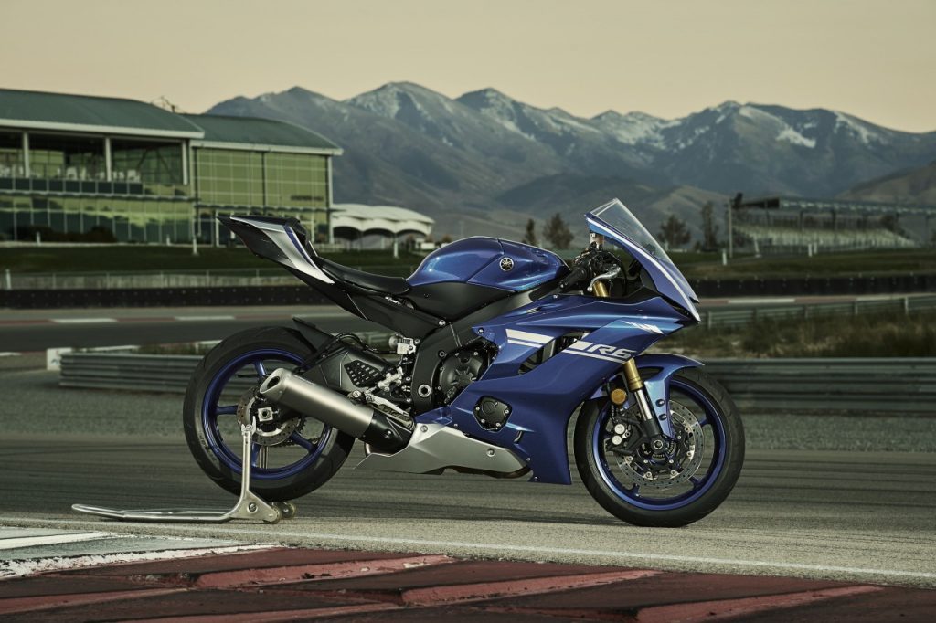 Yamaha R6: l&rsquo;ère six