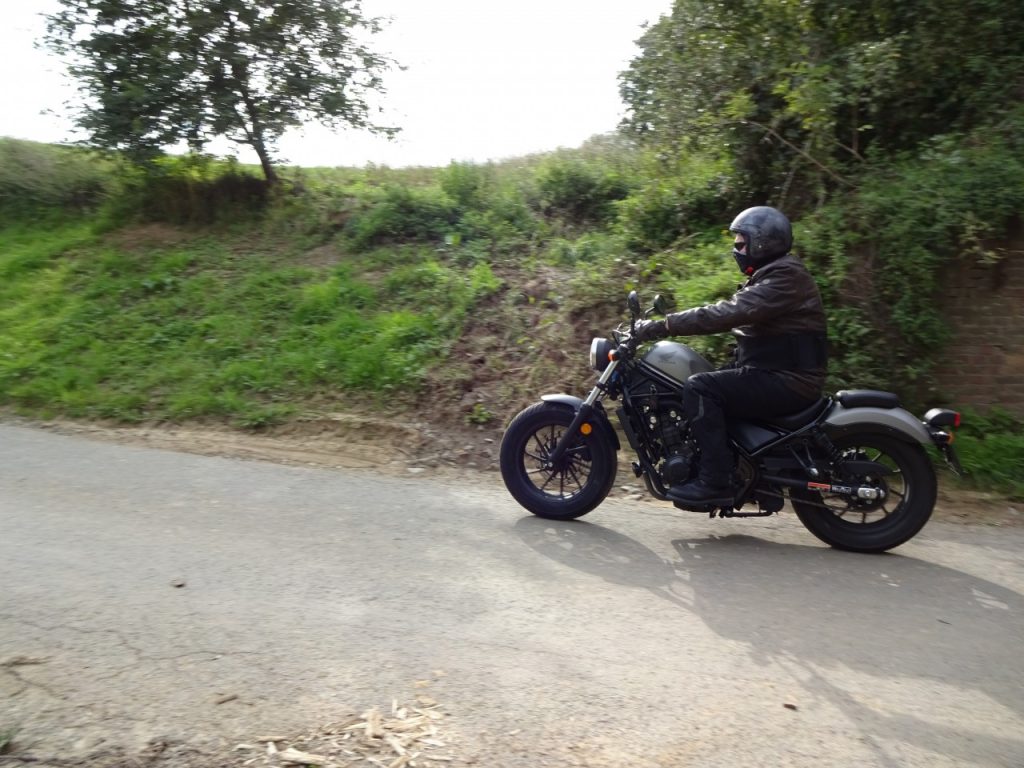 Honda CMX 500 Rebel, le A2 version perfecto et jet.