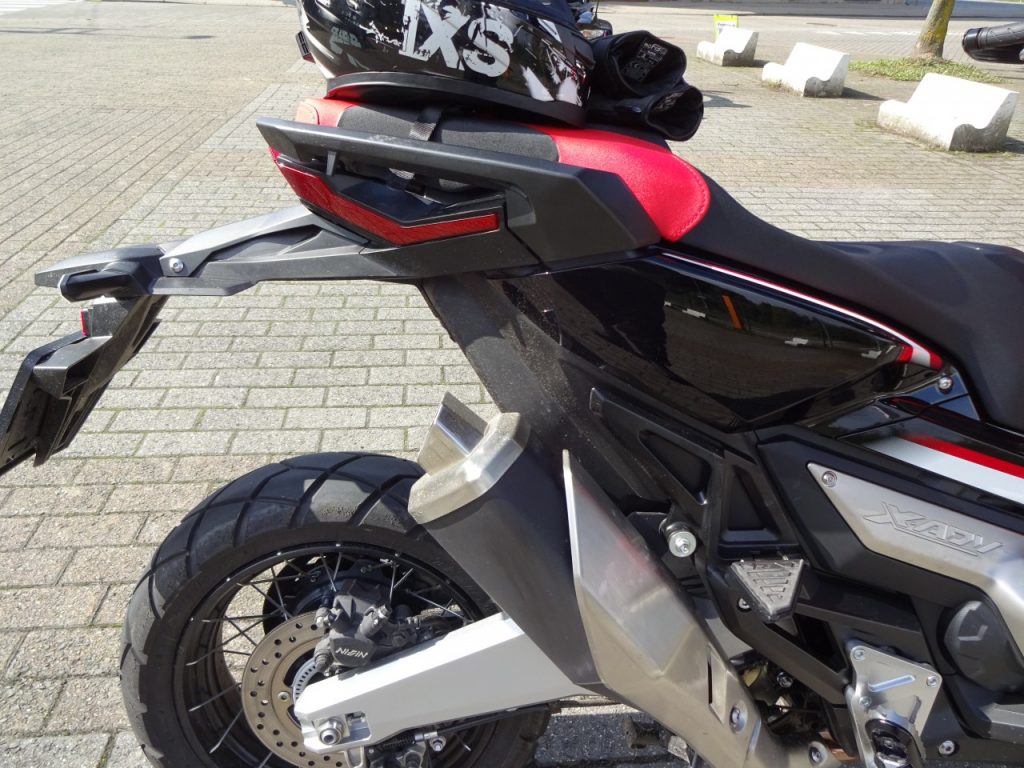 Honda X-ADV rencontre d&rsquo;un autre type