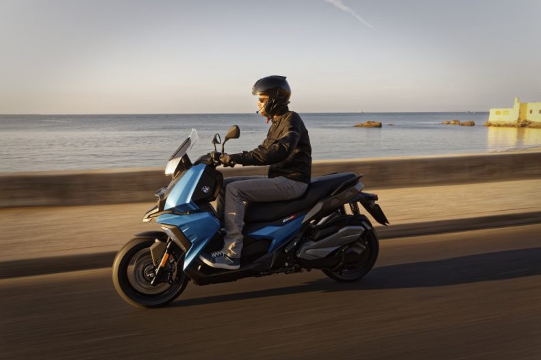 Le nouveau scooter C400X de BMW
