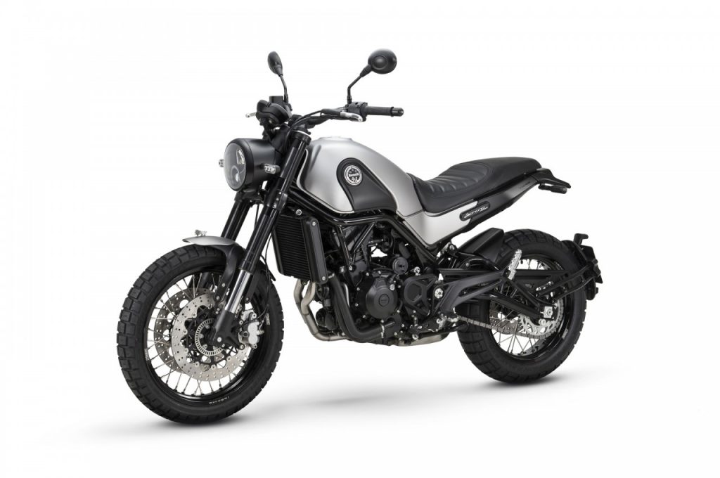 Benelli est de retour avec le TRK502 et le Leoncino