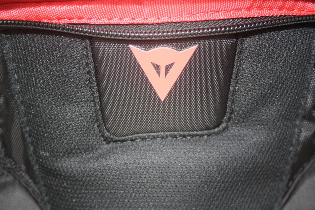 Sac à dos Dainese D-Mach, le look et la qualité.