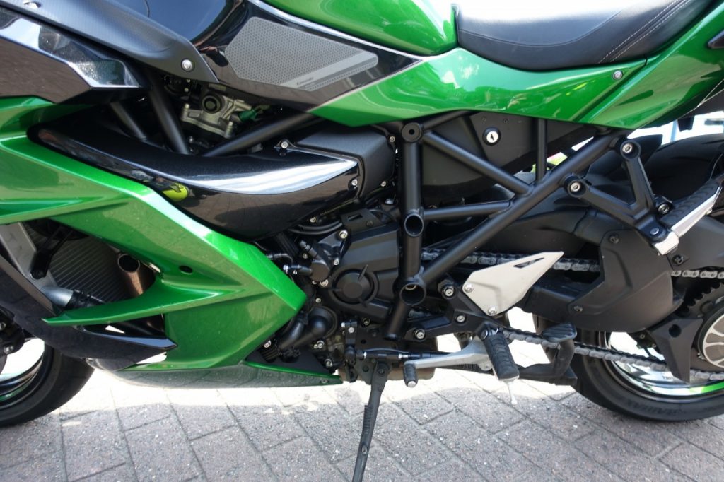 Hulk version deux roues, la Kawasaki H2SX