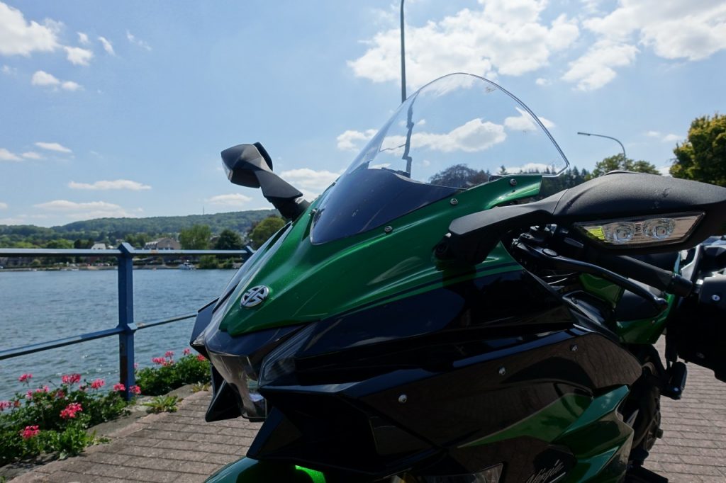 Hulk version deux roues, la Kawasaki H2SX