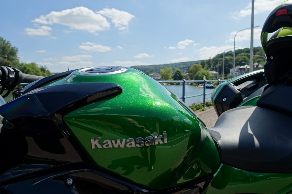 Hulk version deux roues, la Kawasaki H2SX