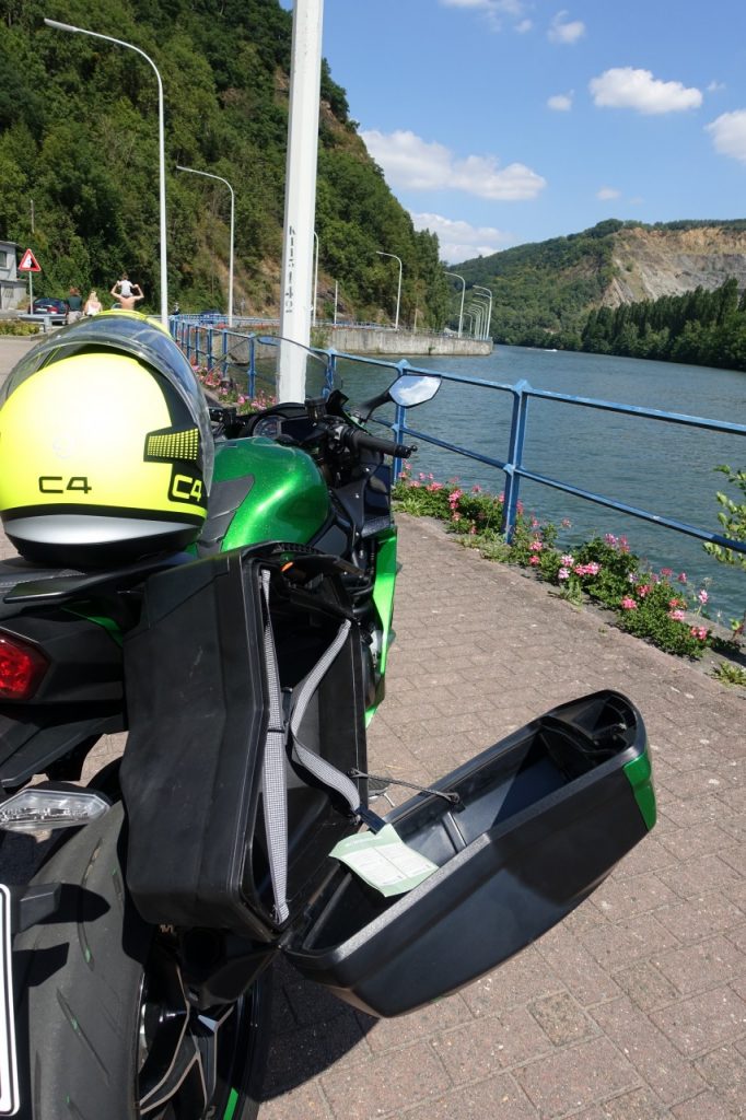 Hulk version deux roues, la Kawasaki H2SX