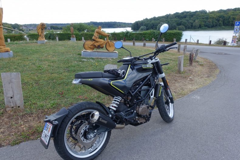 Un style décalé, le permis A2 autrement en Husqvarna Svartpilen