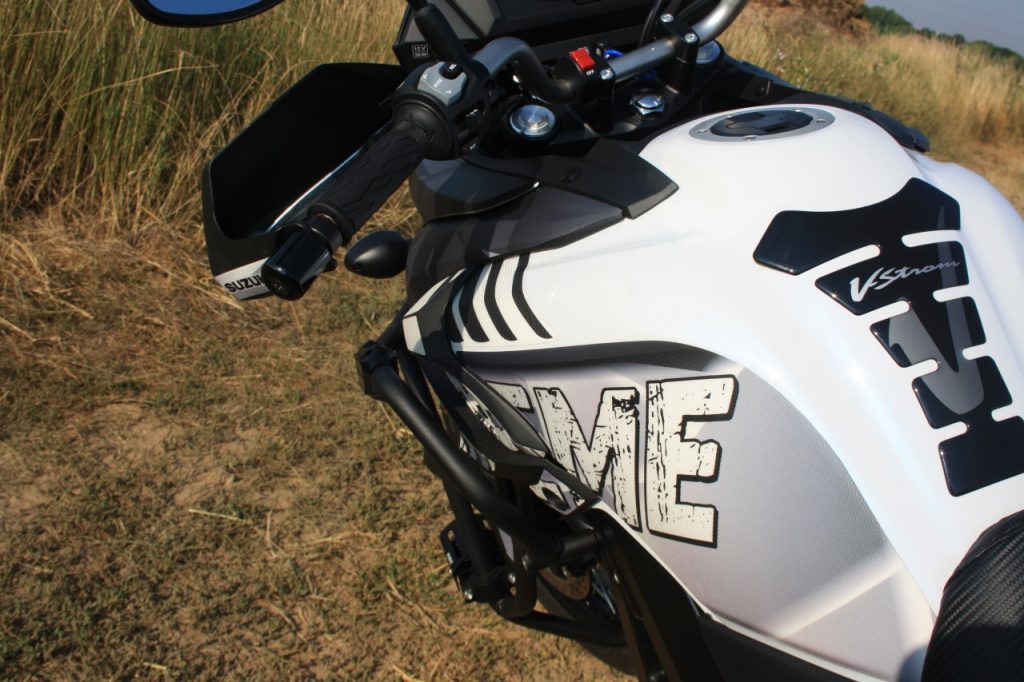 Suzuki DL650 V-Strom EXTREM, la bonne copine.