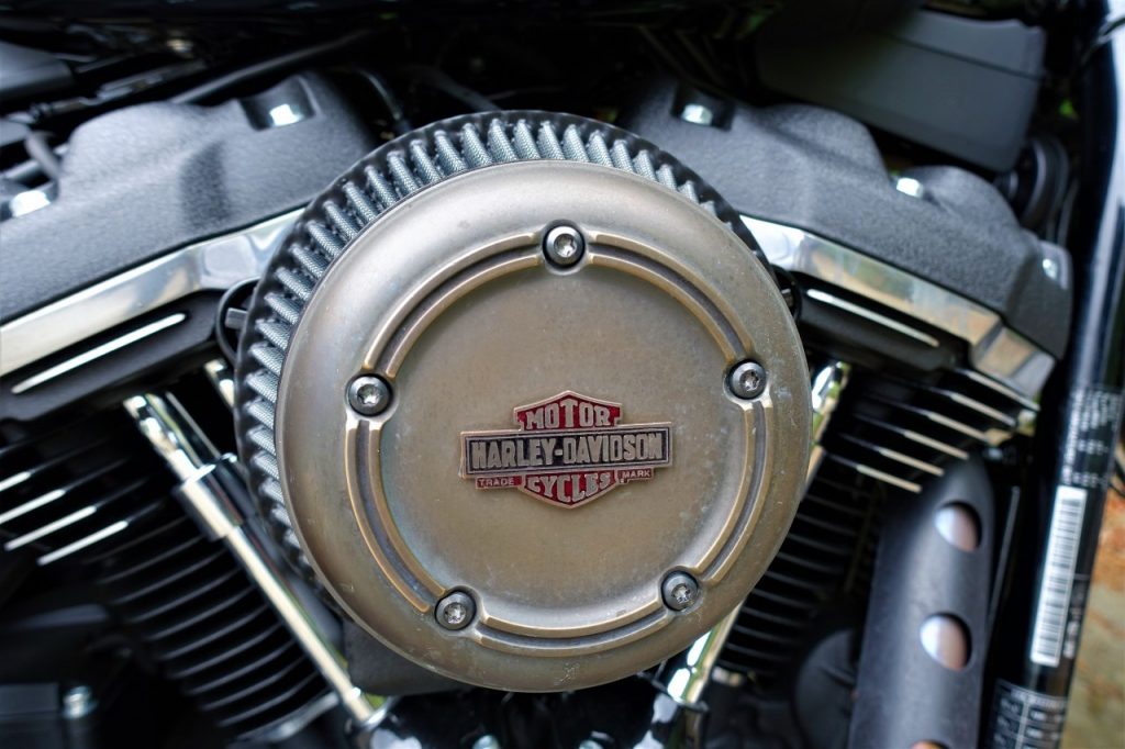 Harley-Davidson, découverte de la customisation en Street Bob