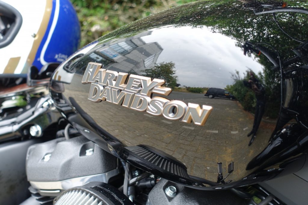 Harley-Davidson, découverte de la customisation en Street Bob