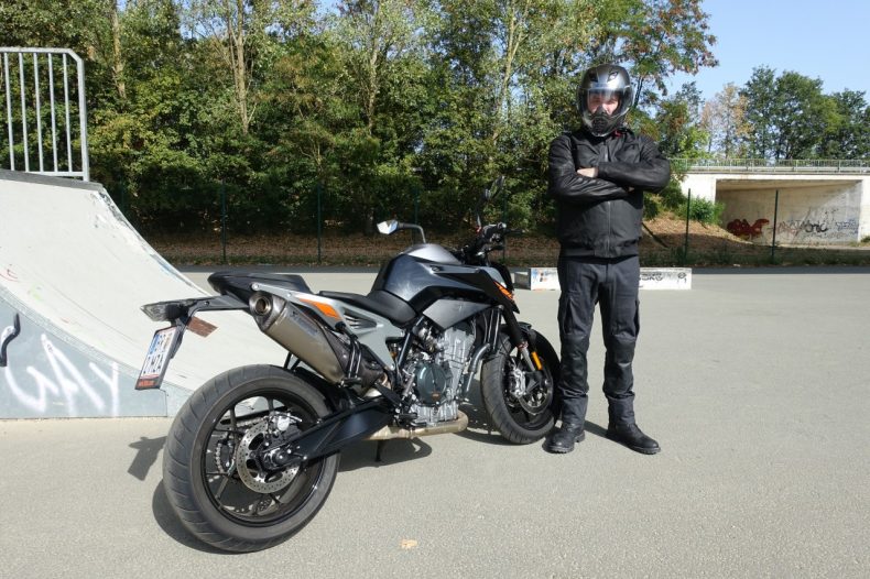 KTM Duke 790, celle qui manquait