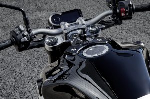 Honda CB1000R: à part?