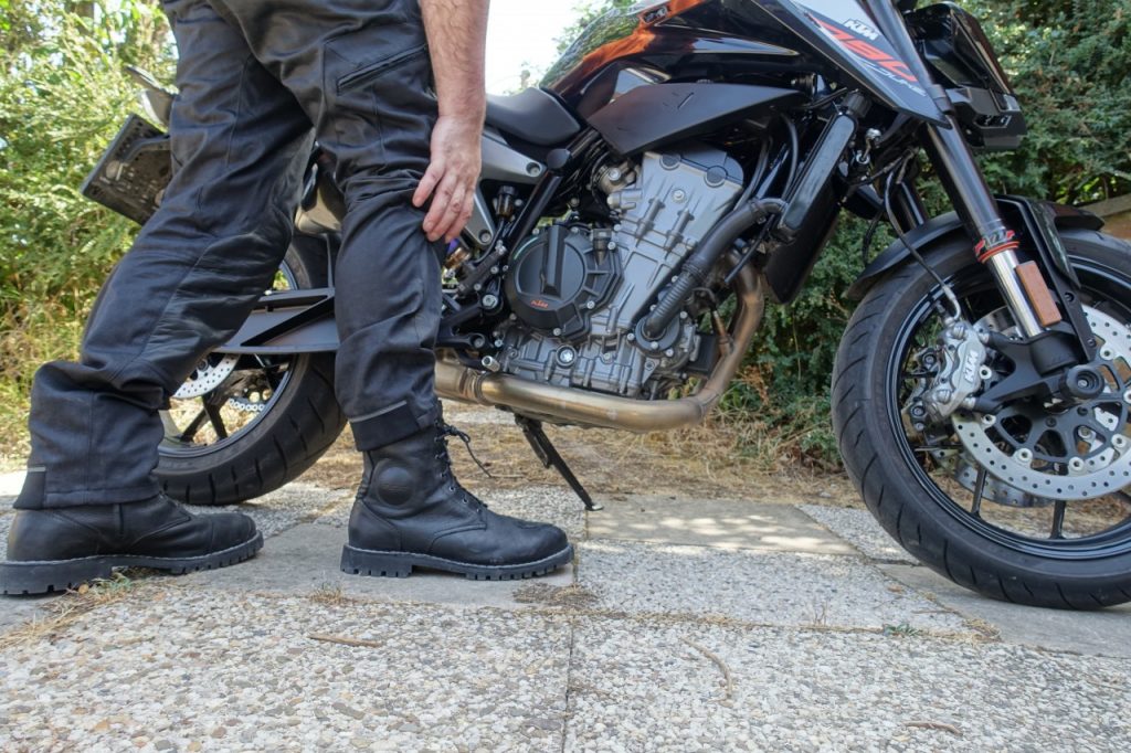 Custom, vintage, Café racer… peu importe avec les TCX Hero Gore Tex