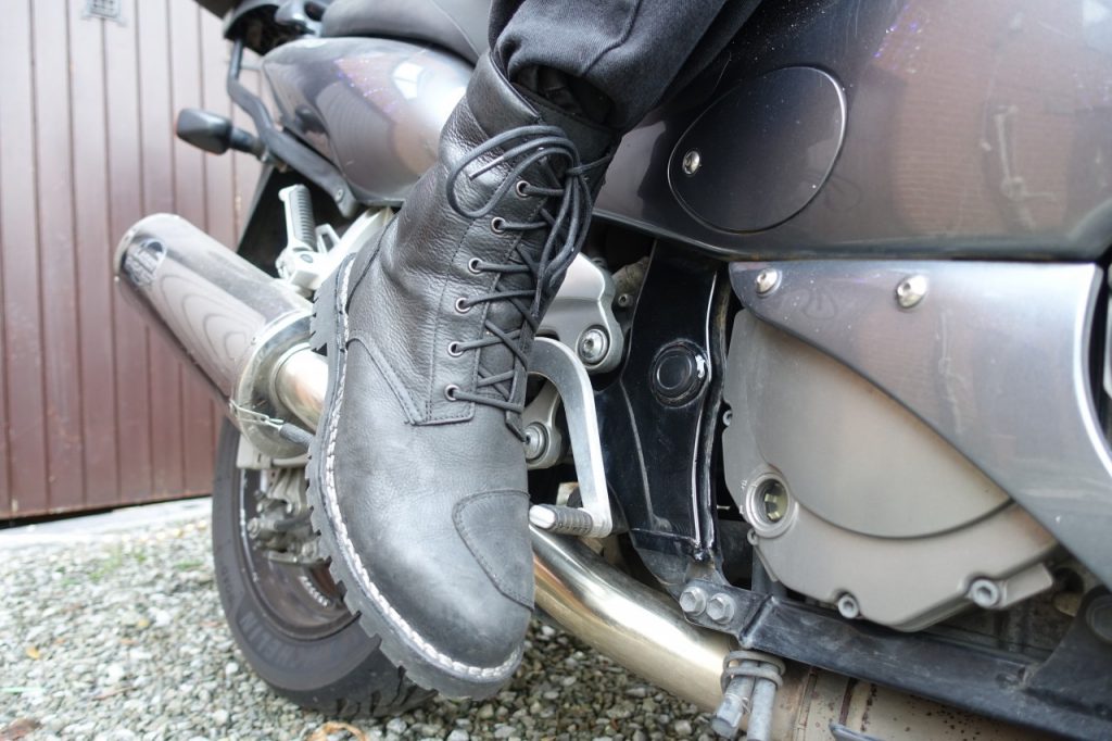 Custom, vintage, Café racer… peu importe avec les TCX Hero Gore Tex