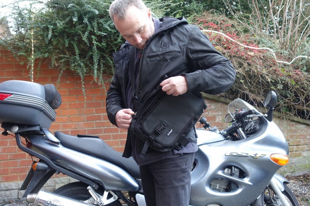 Kriega Sling EDC petit et pratique