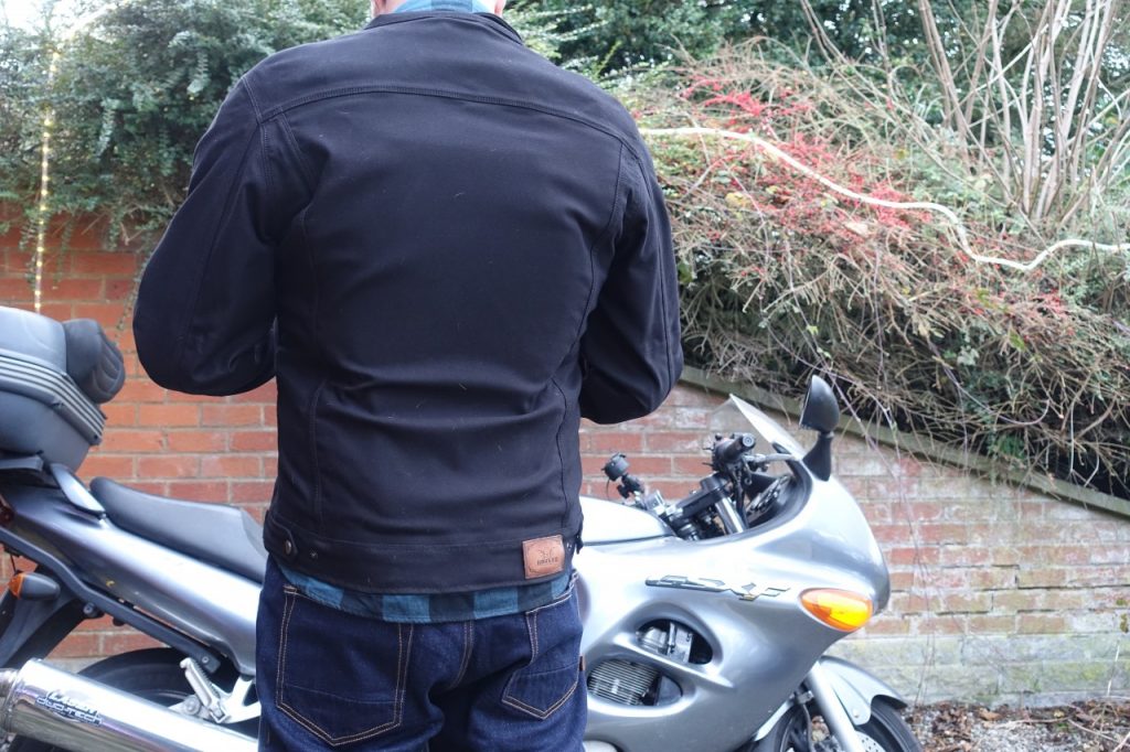 Le look ne fait pas le motard surtout avec une veste The Rokker Company