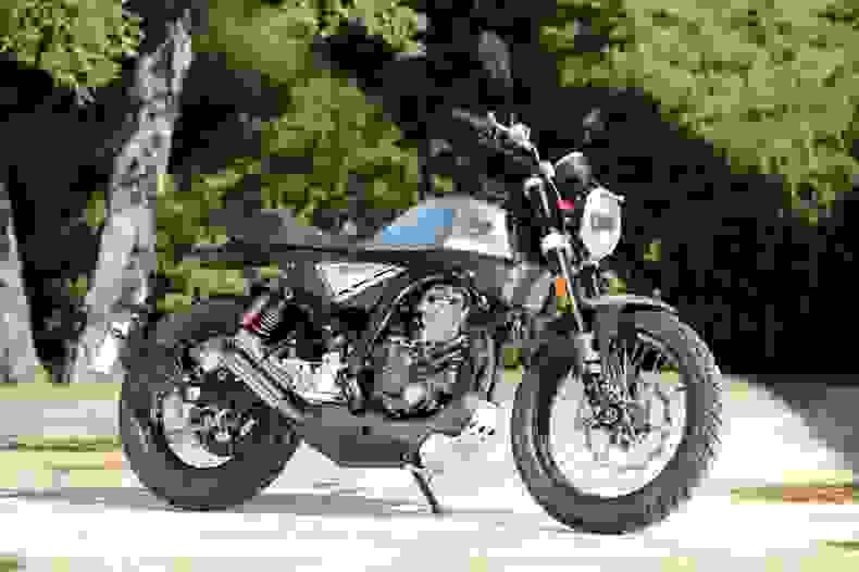 Idéale pour la ville, la Rieju Century 125