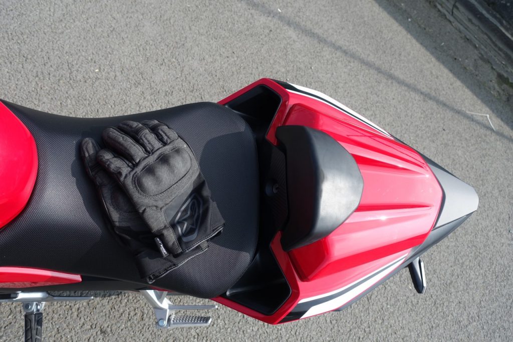 Permis A2 et sportive, incompatibles ? Non pas avec la Honda CBR 500R