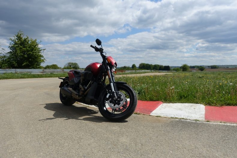 Harley-Davidson FXDR 114 : Harley Dragster style