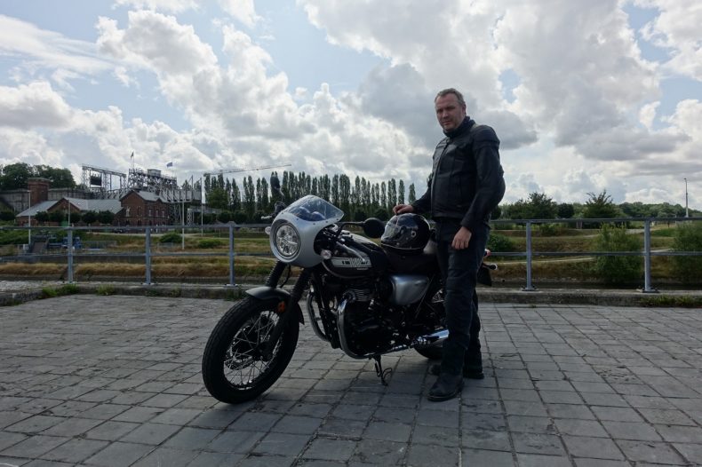 Kawasaki W800 Café, le vintage sauce sport en douceur.