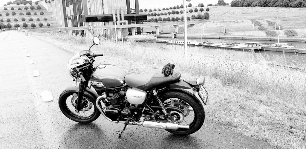 Kawasaki W800 Café, le vintage sauce sport en douceur.