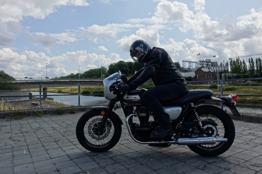 Kawasaki W800 Café, le vintage sauce sport en douceur.