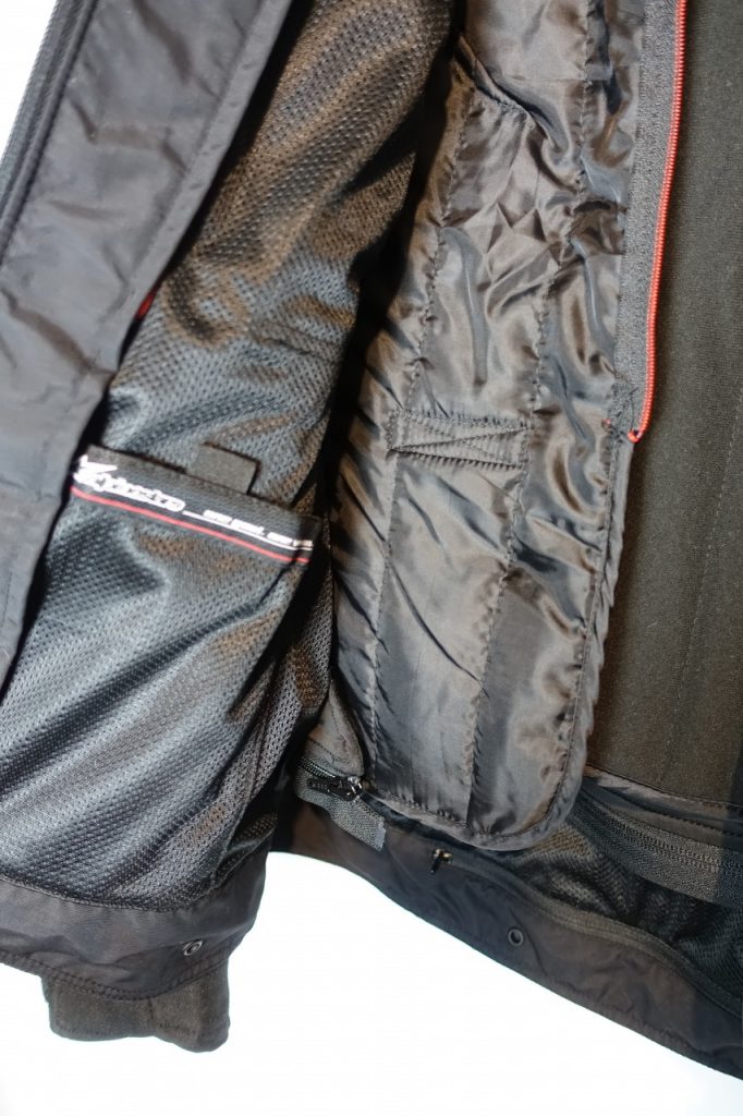 Stella Gunner V2, blouson Alpinestars, pour les ladies only.