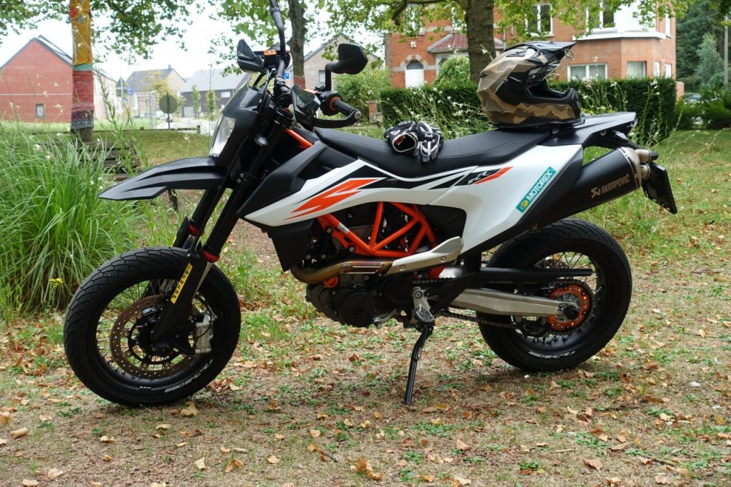 KTM 690 SMC R, à peine civilisée