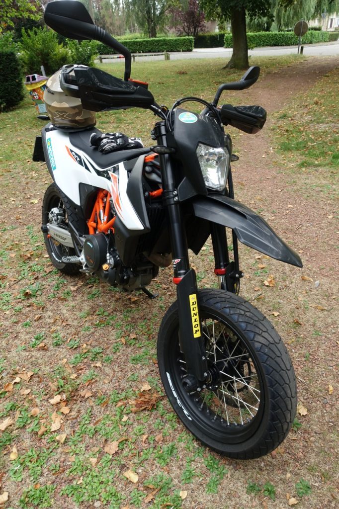 KTM 690 SMC R, à peine civilisée