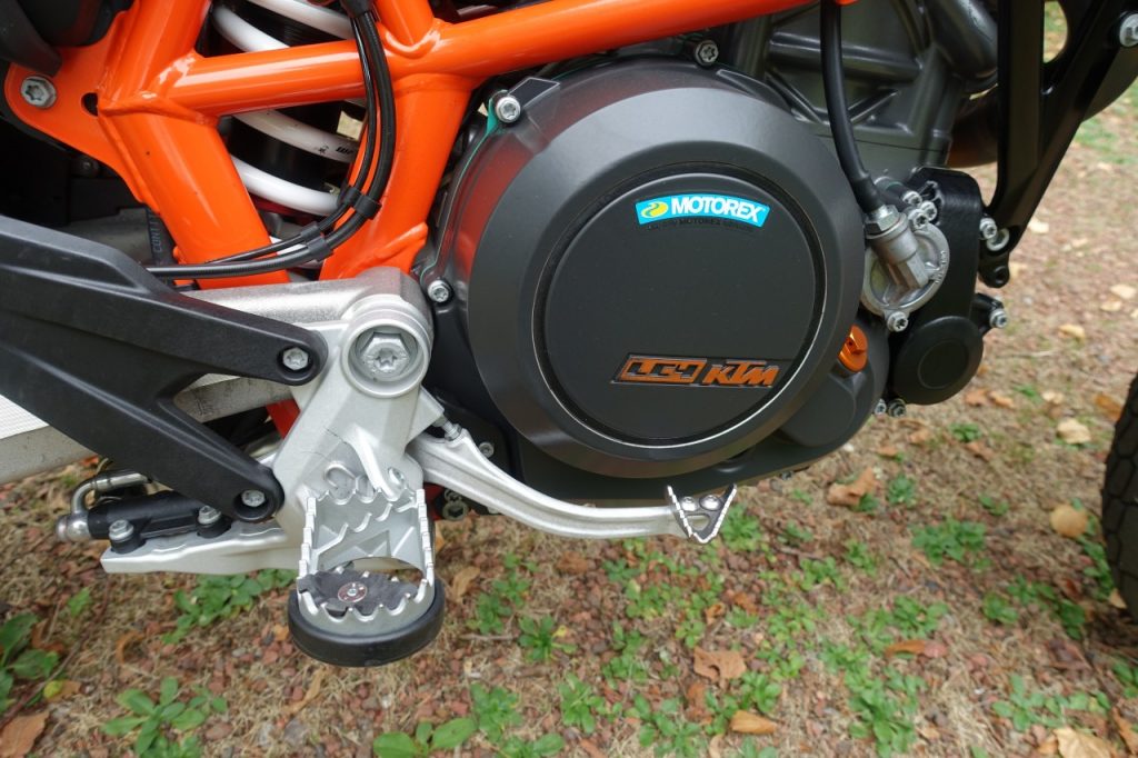 KTM 690 SMC R, à peine civilisée